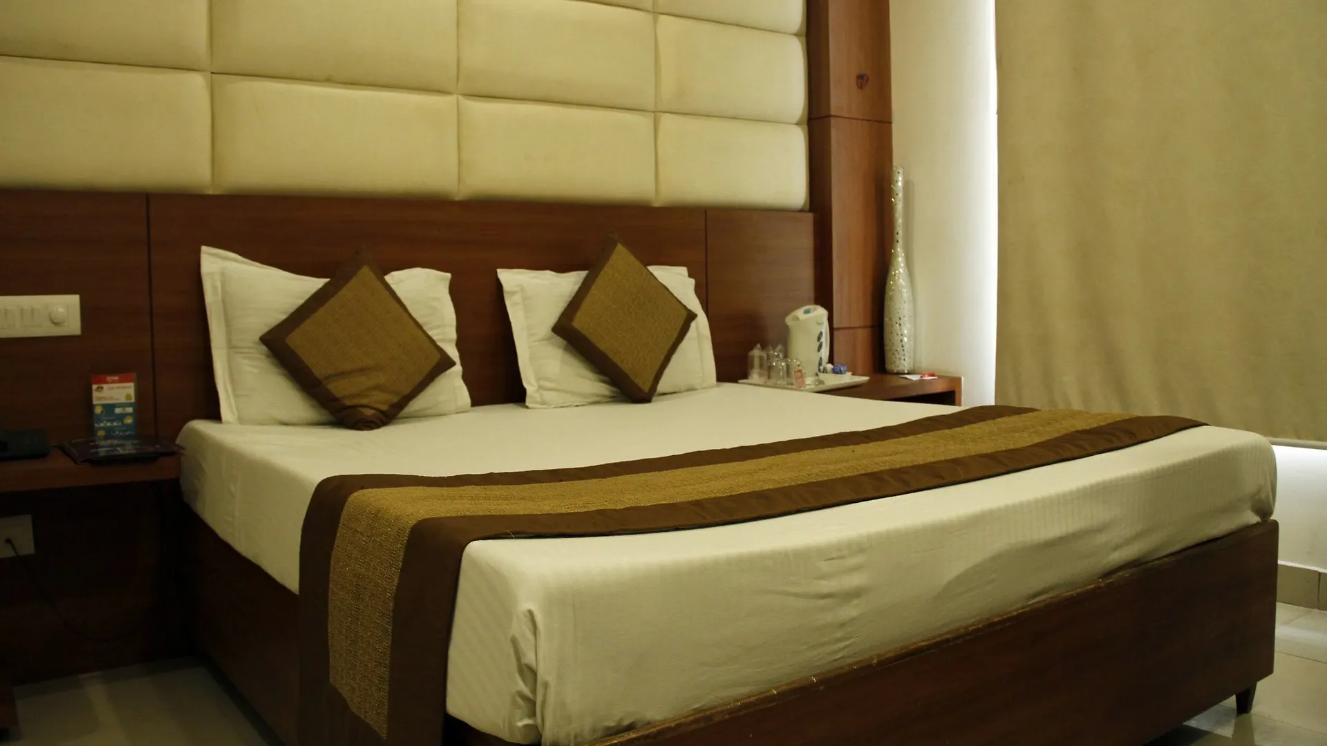 Oyo 495 Hotel Chaupal Gurgaon 3*,